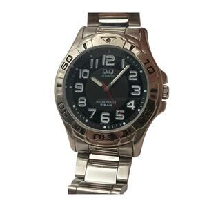 Men's Quartz Watch 42mm Watch Q&Q Stainless Steel Band Size 7.25 Fresh Battery